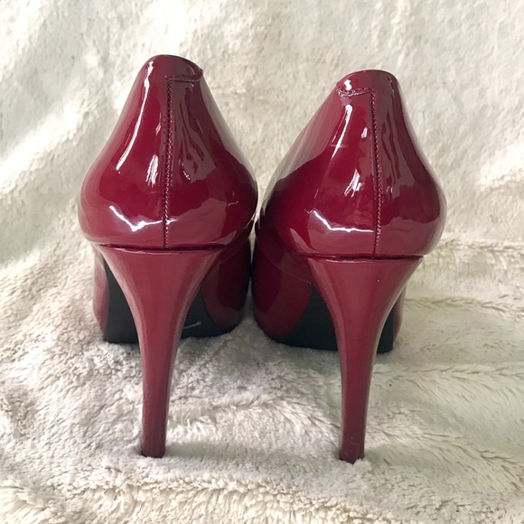 👑✅PRICE FIRM✅ GUESS Dark Red Patent Heels - Picture 3 of 11